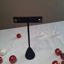 Nice Earrings I Think The Color Is Black, Not Sure.