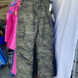 NEW Camo Snow Pants Youth Size 16/18 