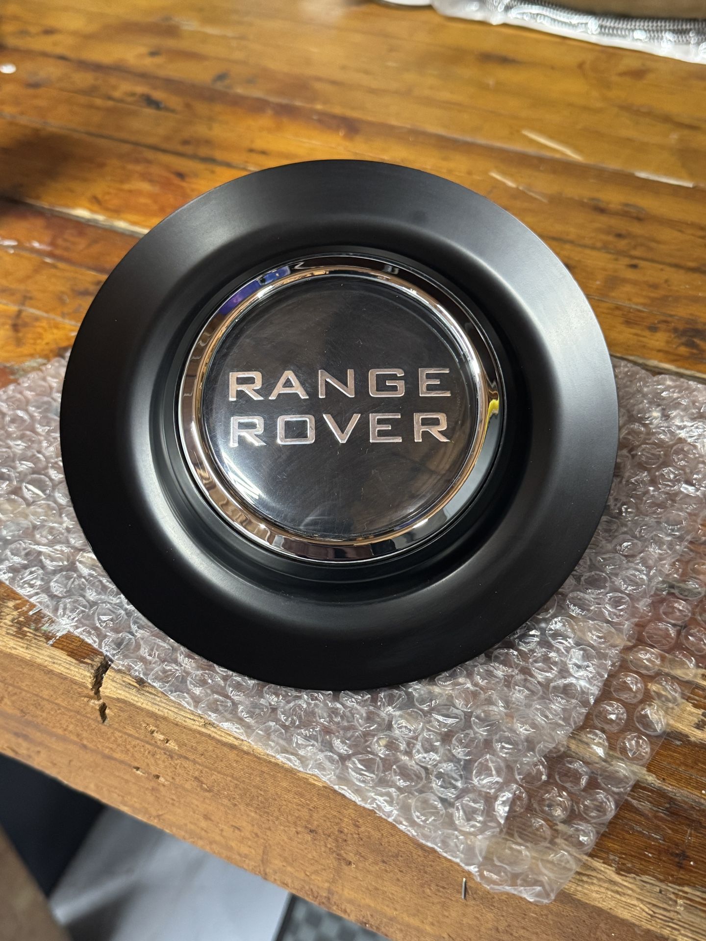 Range Rover Floating Center Caps