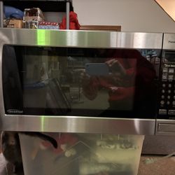 Panasonic 2.2 Cuft. Stainless Steel Microwave Oven