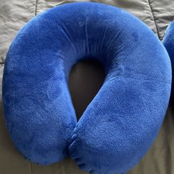 Neck pillows