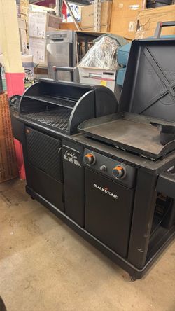 Black stone 22”griddle and pellet smoker