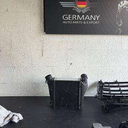 Bentley. Bentayga Air  Cooler Rh Oem 16-20