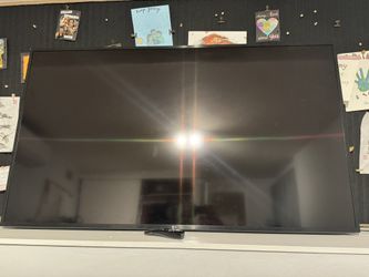 $300 LG 70in 4k Smart TV With TV Mount— Works Great, Netflix, Disney+, Hulu, Etc