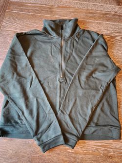 Zyia Cropped Sweatshirt