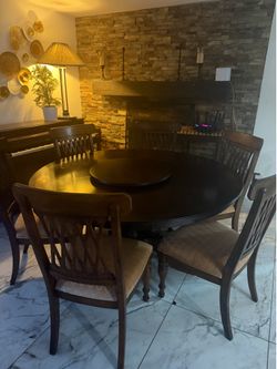 6 chairs dinning table (brown)