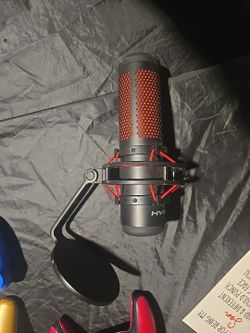  HyperX QuadCast USB Condenser Microphone. 