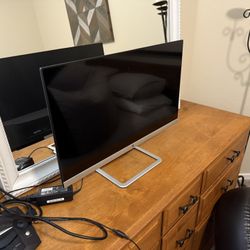 2 X 25” Hp Monitors. Work Great