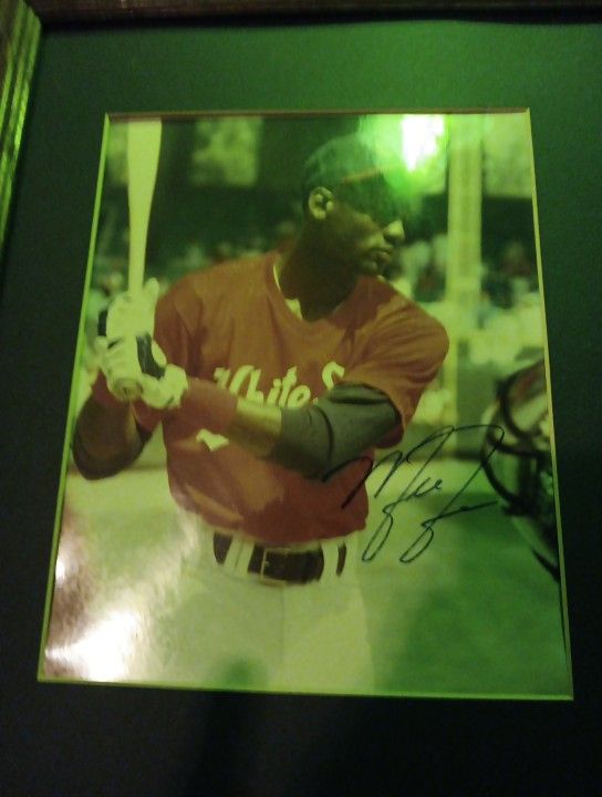 Signed Memorbila