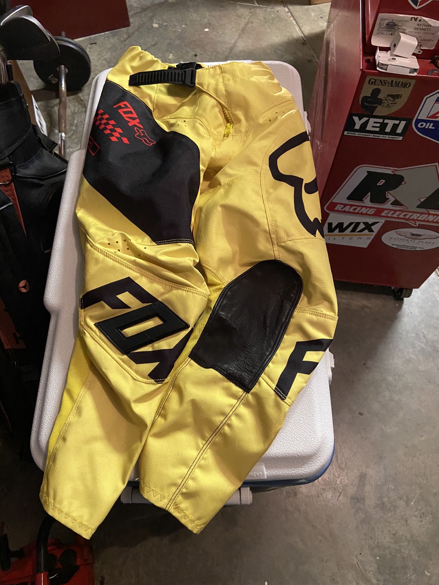Fox racing peewee size 6-22