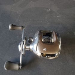 Fishing reel