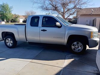 2011 Chevy 5.3 Clean title