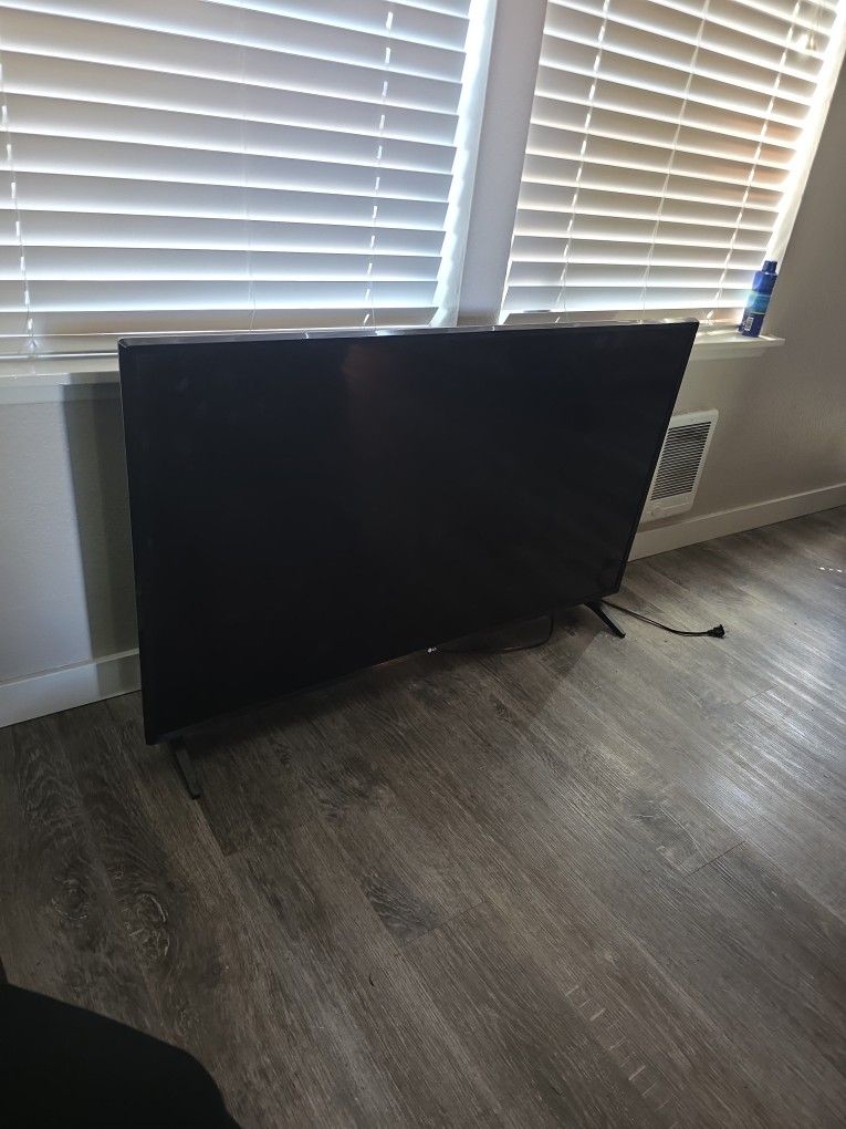 Smart LG TV 50"