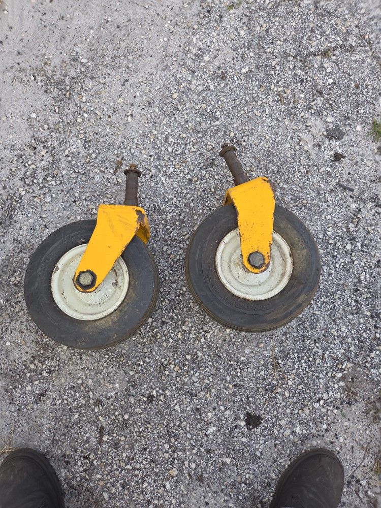 ((READ AD))((set of TWO))((TWO 11X4X5 Spindles & wheels Cubcadet ZEROTURN)) Zeroturn Mower 