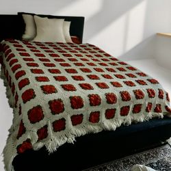 Handmade vintage - style crochet floral motif can fit Queen /king Size 