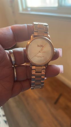 Coach watch perfect condition. Don’t know if it needs batteries or not.