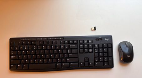 Logitech MK270 wireless keyboard and mouse