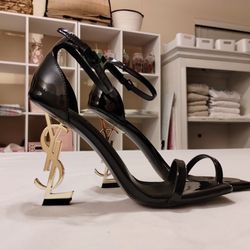 Black High Heels New In Box Size 8 - 8.5 