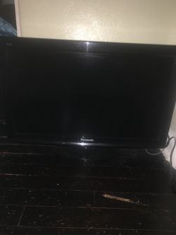 Tv works perfectly no remote
