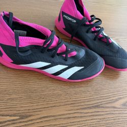Girl Soccer Shoes 