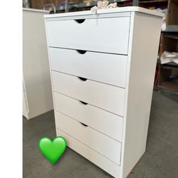 Dresser No Knobs 