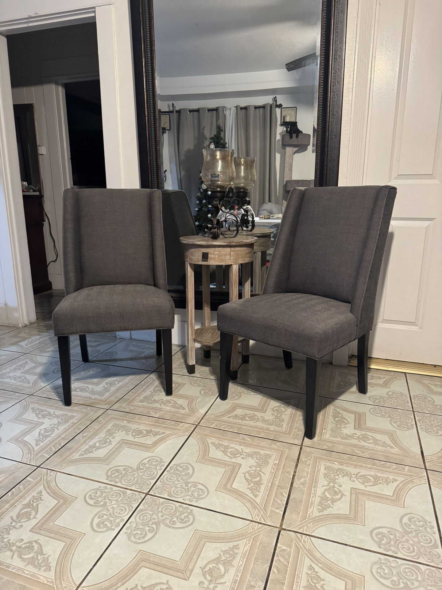 Accent Chairs
