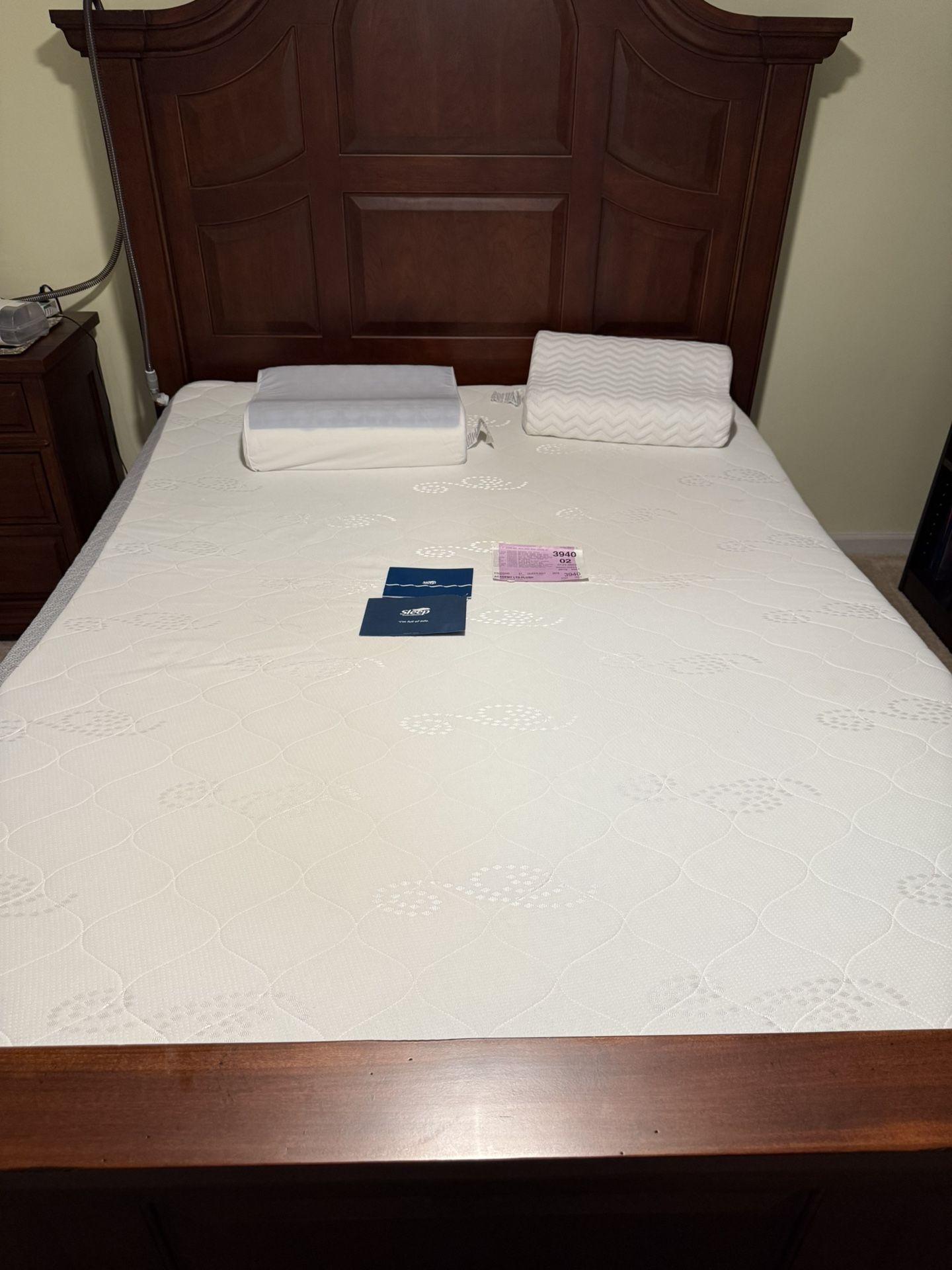 10” Sleep innovations Queen Memory Foam Mattress