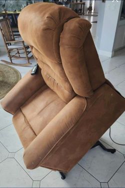Lift Chair Tranquil Lift Ease Power Recliner Chair / Massage, Heat