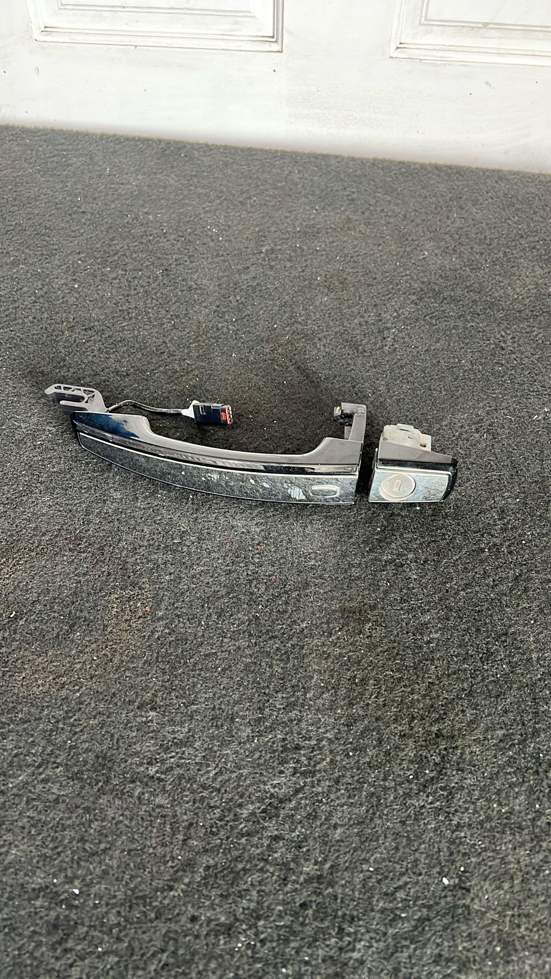 17-22 Buick Encore Left Front Door Handle 2017 2018 2019 2020 2021 2022