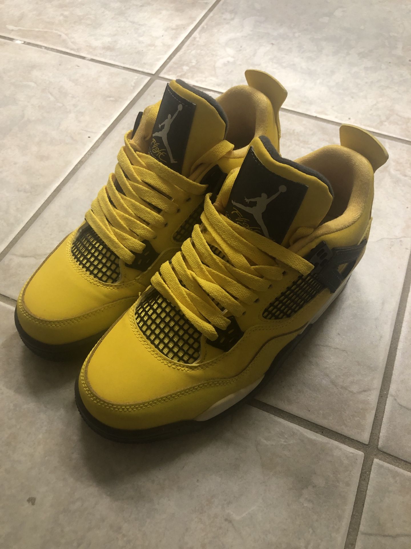 Jordan 4 Retro Lighting
