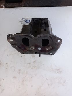 2013 nissan altima sedan bumper stay mounting