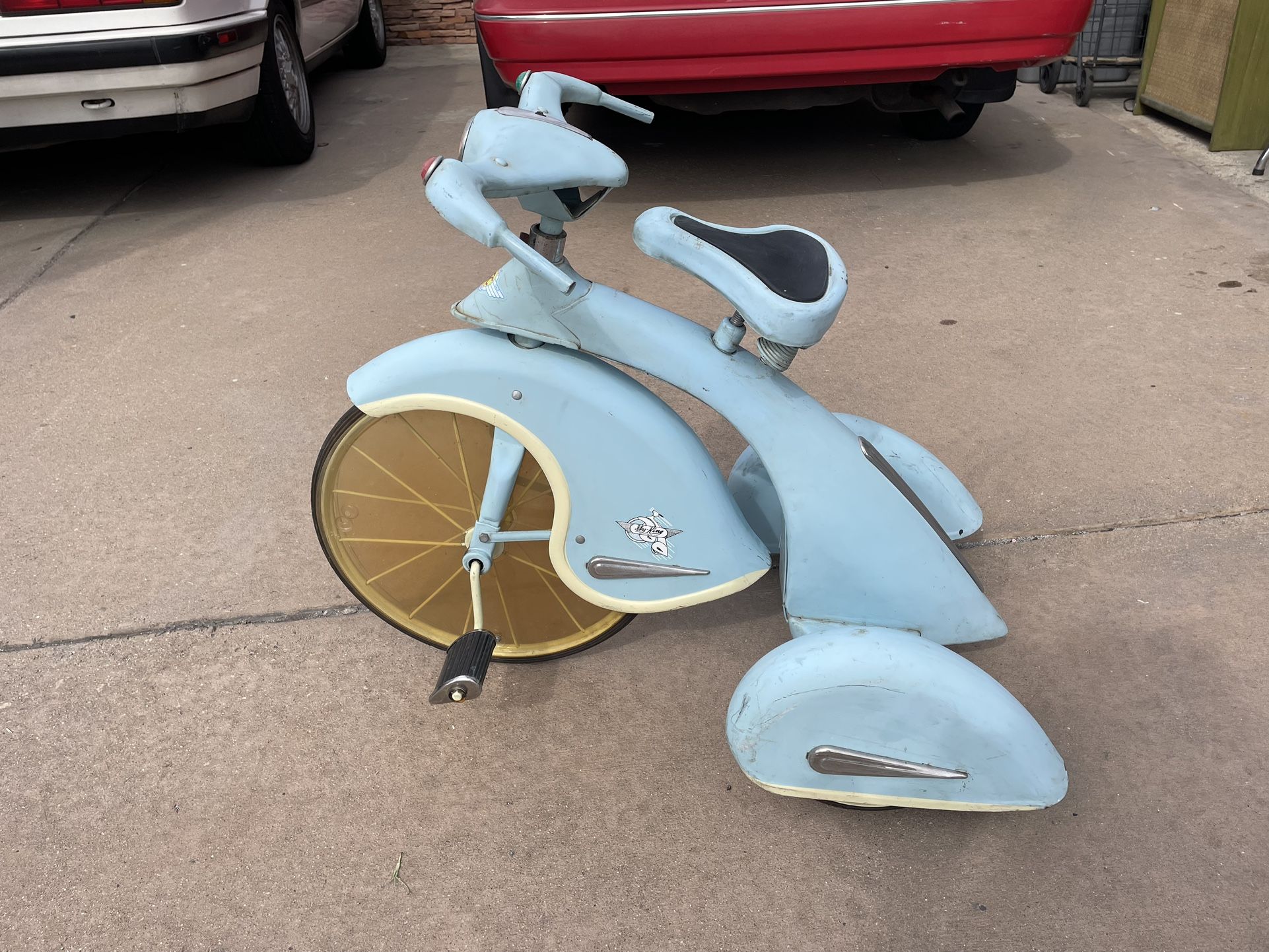 Vintage Styled Reproduction AFC Collectibles 1936 Airflow Sky King Tricycle sky blue