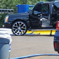 26inch Snow Flake Rims &Tires $3000
