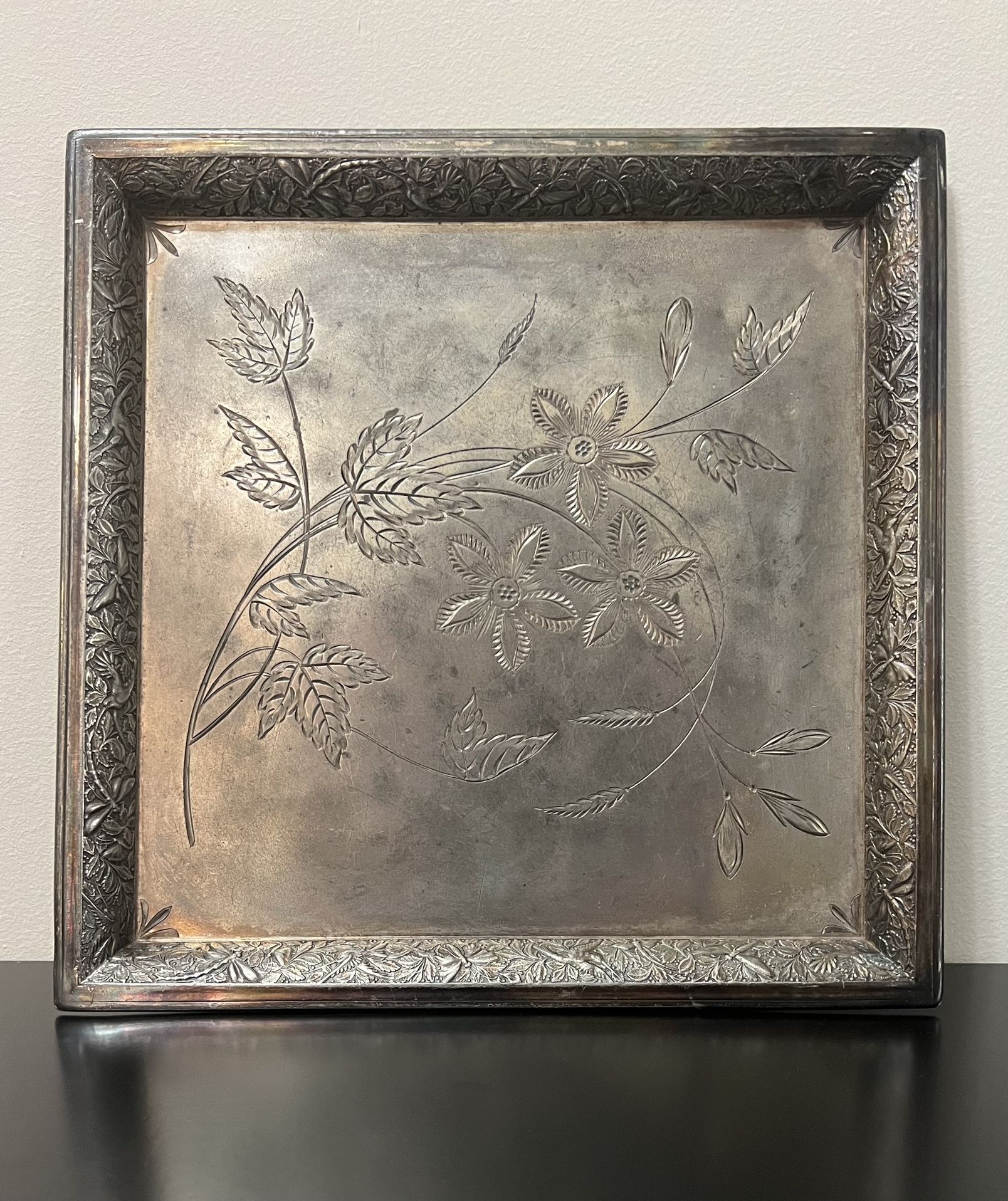 Meriden Britannia Co. American silver plate centerpiece tray late 19th century, Flower Decorative Art Sculpture