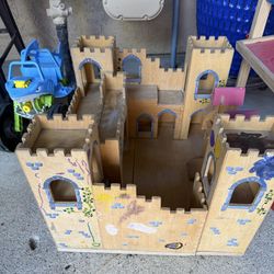 Melissa and Doug Woodcastle