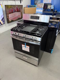 GE 30 Inch 5 Burner Gas Range Brand New 1 Year Warranty