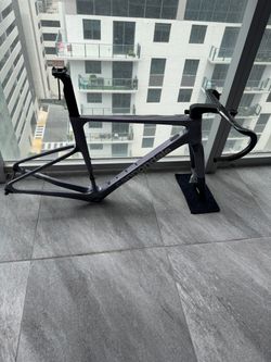 2023 Cannondale Supersix Evo 1 Road Bike Frame Set size 51 with MOMO handlebar
