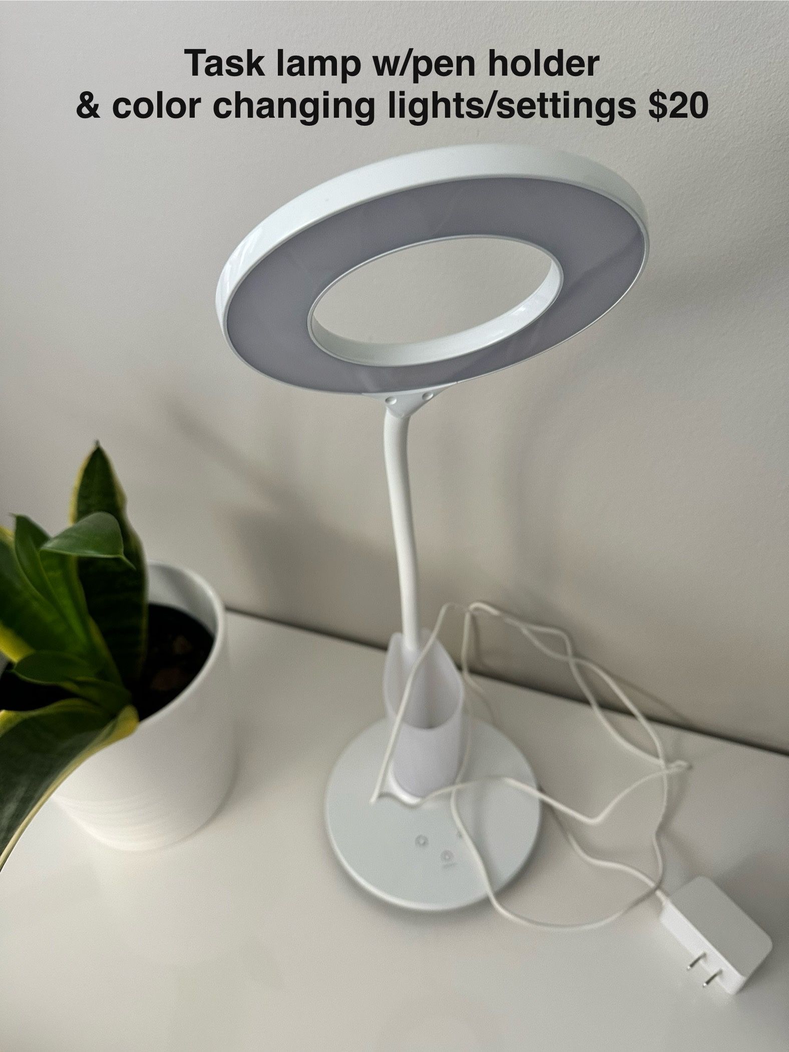 Led Task/Desk Lamp/Color Changing/Brightness Adjustable