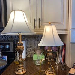 Set of two pineapple theme lamps