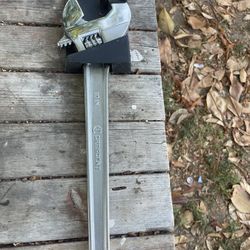 Wrench 