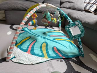 Tummy time baby mat
