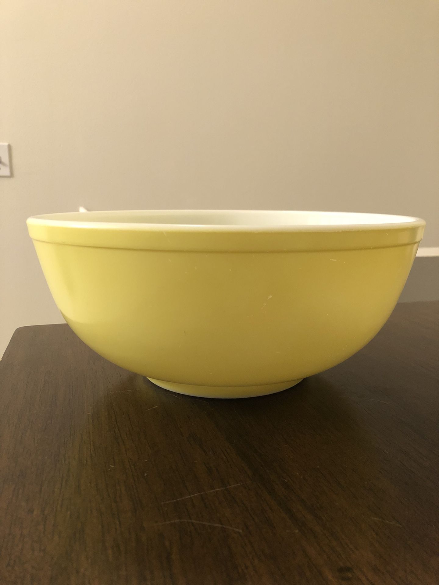 Vintage Pyrex Bowl 404 