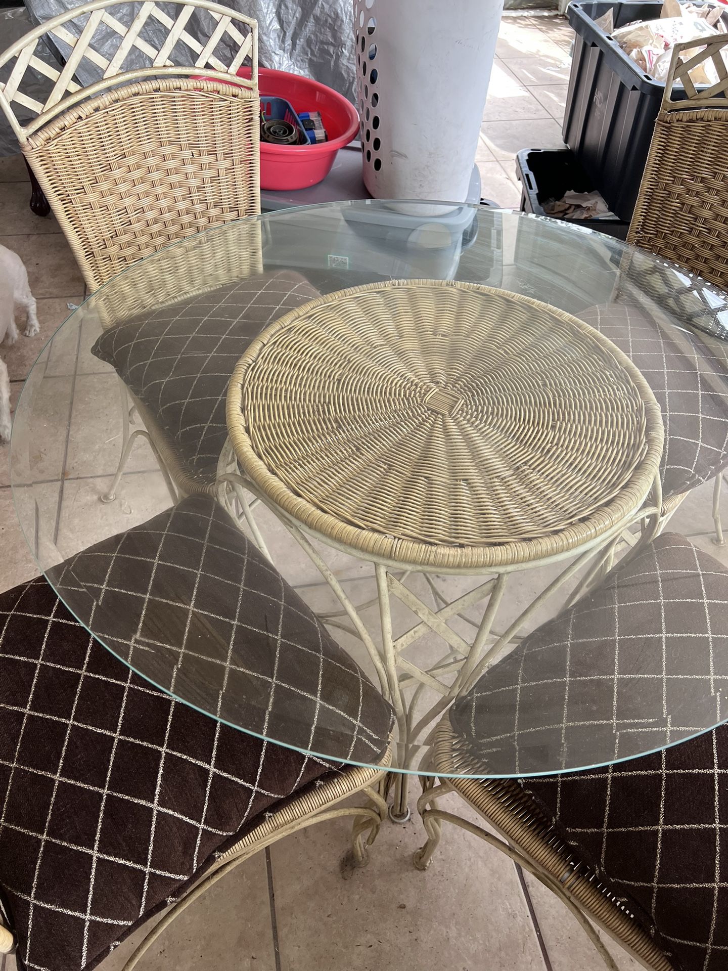 Wicker & Glass Dining Set – 4 Chairs + Thick Glass Top – Quicksale!
