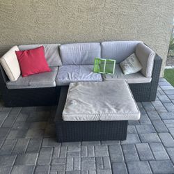 Rattan couch