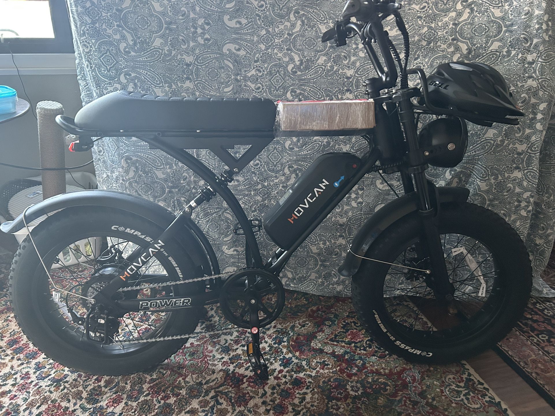Fat tire moped style e-bike