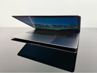 Apple MacBook Air M1 (2020) – Space Gray – 8GB RAM / 256GB SSD