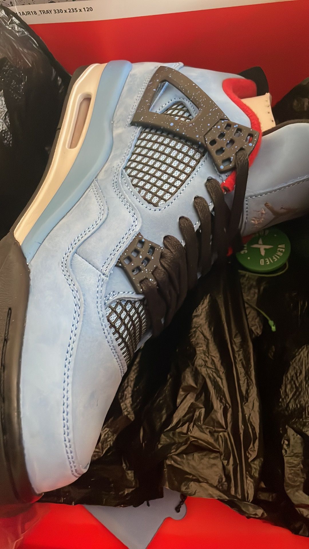 Travis Scott Jordan 4 