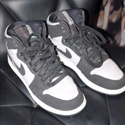 Jordans black and gray boys