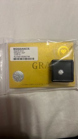 GRA Certified Moissanite 1ct D Color 6.5mm