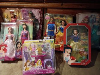 Disney dolls  and accessories